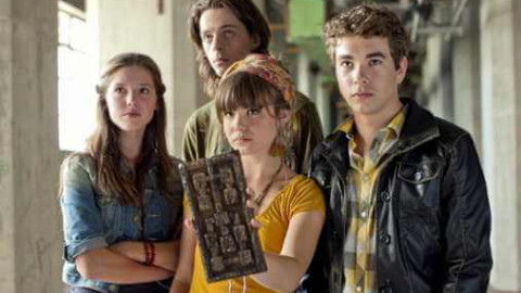 Favourites 👍 backdrop