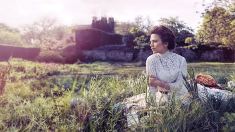ROMANTIK backdrop